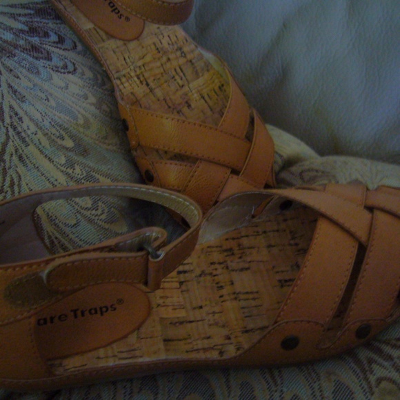 BareTraps - Picture 2 of 3